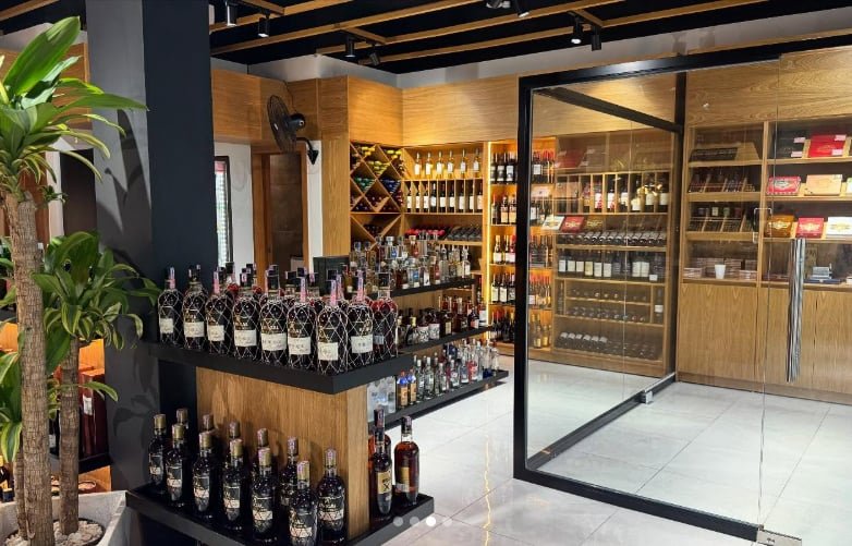 Air Conditioning Interiors of VITA Samana Liquor Store.